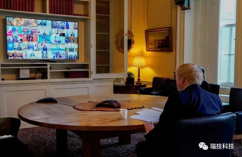 G20世界高峰会议中，各国领导人进行网络视频会议
