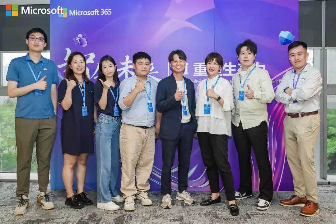 瑞技团队与 Neat 大中华区及韩国销售负责人 Jack Chan合影。我们期待能协助更多大中华区客户提升企业生产力及员工幸福感